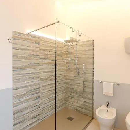 Il Pino Di Spazzavento Country house *