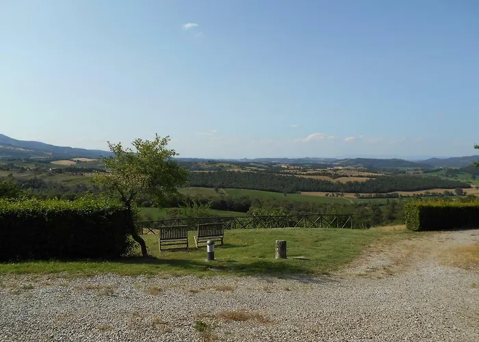 Il Pino Di Spazzavento Cetona